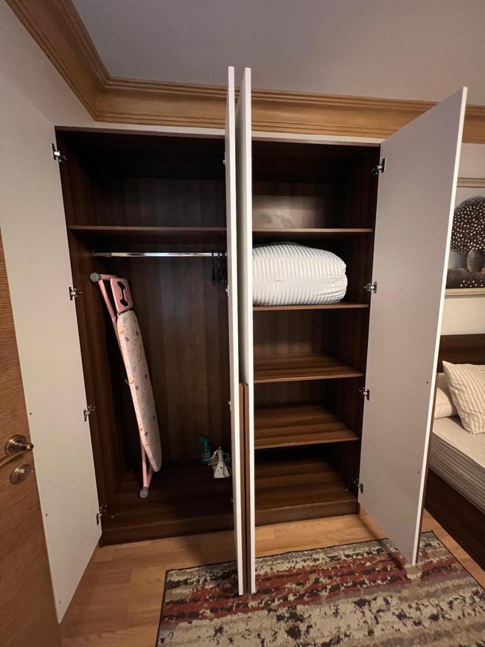 Luxury Flat Near Stars Mallشقة غاية الفخامة جانب سيتي ستارز مول Apartment